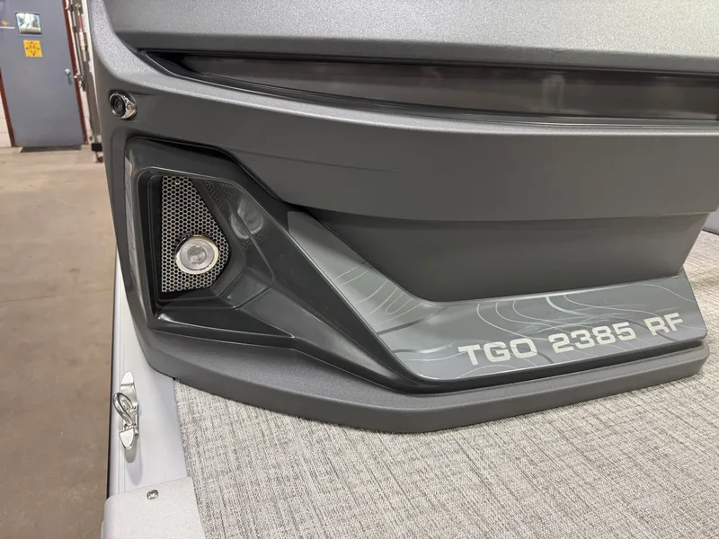 Slide: The Image of Tahoe GEOfish 2385 Rear Fish Tritoon & Honda 4-Stroke EFI 2025 - 47