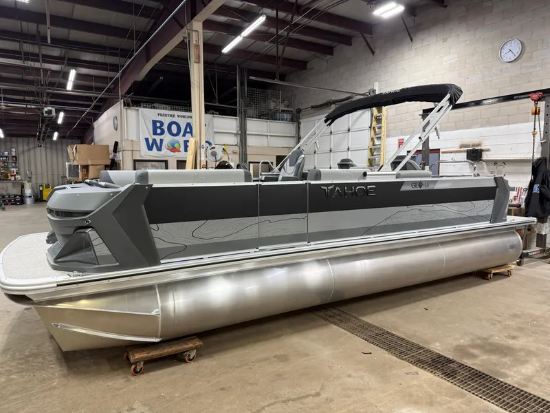 Slide: The Image of Tahoe GEOfish 2385 Rear Fish Tritoon & Honda 4-Stroke EFI 2025 - 49