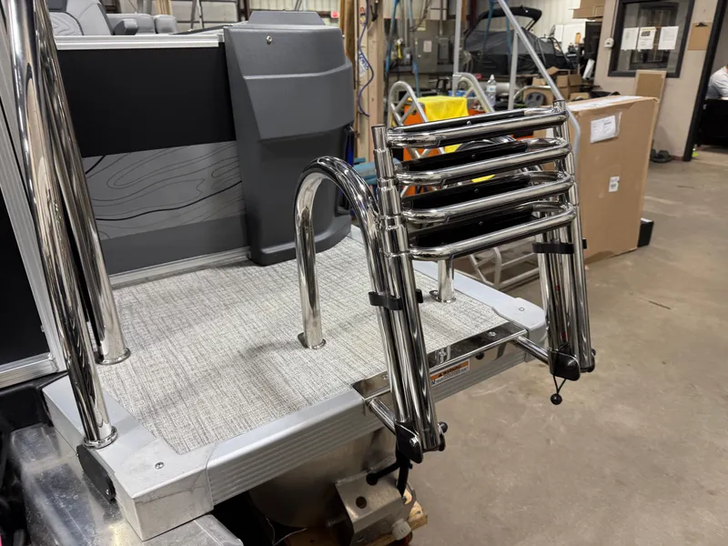 Slide: The Image of Tahoe GEOfish 2385 Rear Fish Tritoon & Honda 4-Stroke EFI 2025 - 57