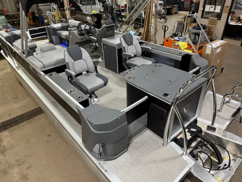 Slide: The Image of Tahoe GEOfish 2385 Rear Fish Tritoon & Honda 4-Stroke EFI 2025 - 59