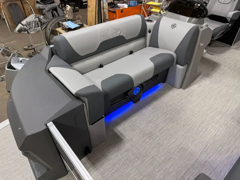 Slide: The Image of Tahoe GEOfish 2385 Rear Fish Tritoon & Honda 4-Stroke EFI 2025 - 8