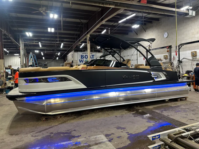 Slide: The Image of Tahoe Grand Tahoe 2585 Quad Lounge Windshield Tritoon & Mercury 400HP V10 2025 - 54