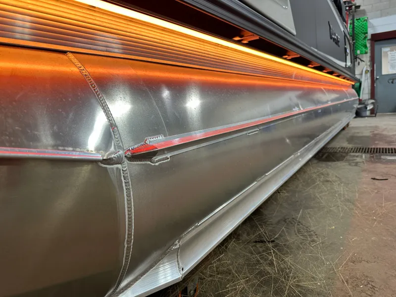 Slide: The Image of Tahoe Grand Tahoe 2585 Quad Lounge Windshield Tritoon & Mercury 400HP V10 2025 - 59