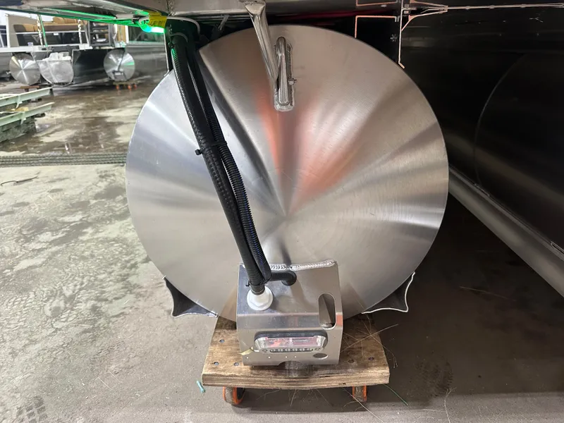 Slide: The Image of Tahoe Grand Tahoe 2585 Quad Lounge Windshield Tritoon & Mercury 400HP V10 2025 - 63