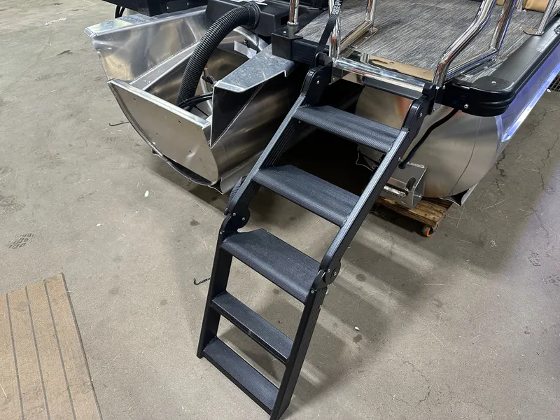 Slide: The Image of Tahoe Grand Tahoe 2585 Quad Lounge Windshield Tritoon & Mercury 400HP V10 2025 - 67