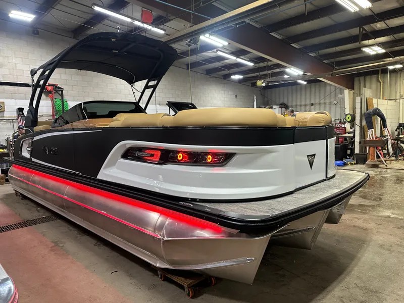 Slide: The Image of Tahoe Grand Tahoe 2585 Quad Lounge Windshield Tritoon & Mercury 400HP V10 2025 - 69