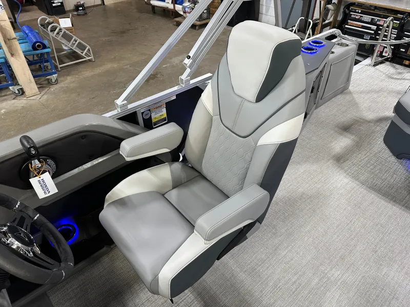 Slide: The Image of Tahoe LTZ 2385 (CRB) Cruise Rear Bench Tritoon & Honda 4-Stroke EFI 2025 - 14