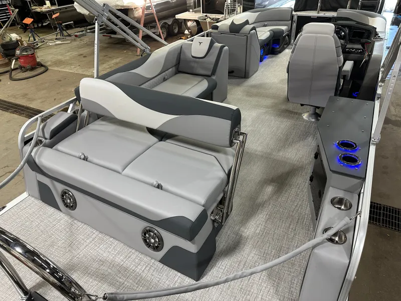 Slide: The Image of Tahoe LTZ 2385 (CRB) Cruise Rear Bench Tritoon & Honda 4-Stroke EFI 2025 - 25