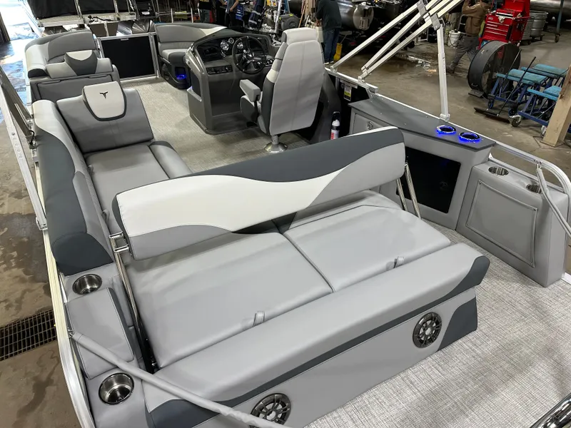 Slide: The Image of Tahoe LTZ 2385 (CRB) Cruise Rear Bench Tritoon & Honda 4-Stroke EFI 2025 - 26