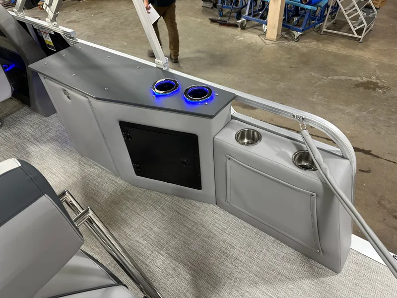 Slide: The Image of Tahoe LTZ 2385 (CRB) Cruise Rear Bench Tritoon & Honda 4-Stroke EFI 2025 - 27