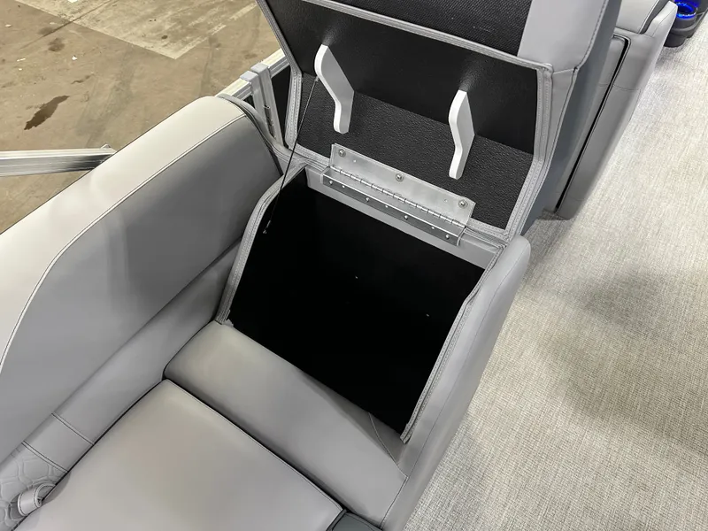 Slide: The Image of Tahoe LTZ 2385 (CRB) Cruise Rear Bench Tritoon & Honda 4-Stroke EFI 2025 - 30