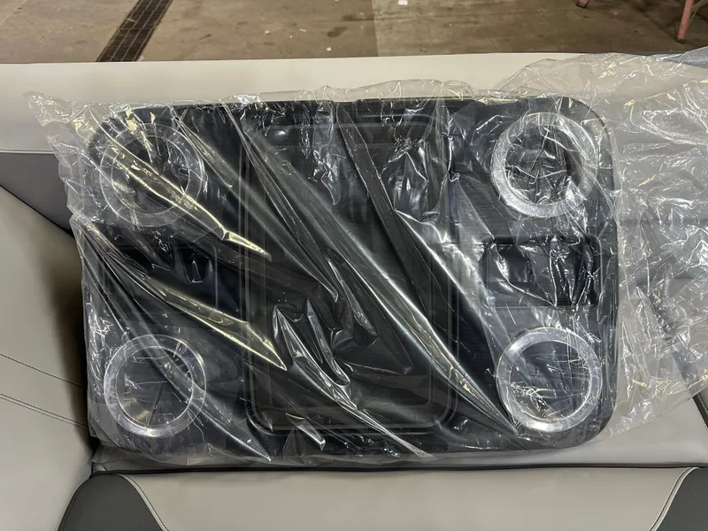 Slide: The Image of Tahoe LTZ 2385 (CRB) Cruise Rear Bench Tritoon & Honda 4-Stroke EFI 2025 - 35