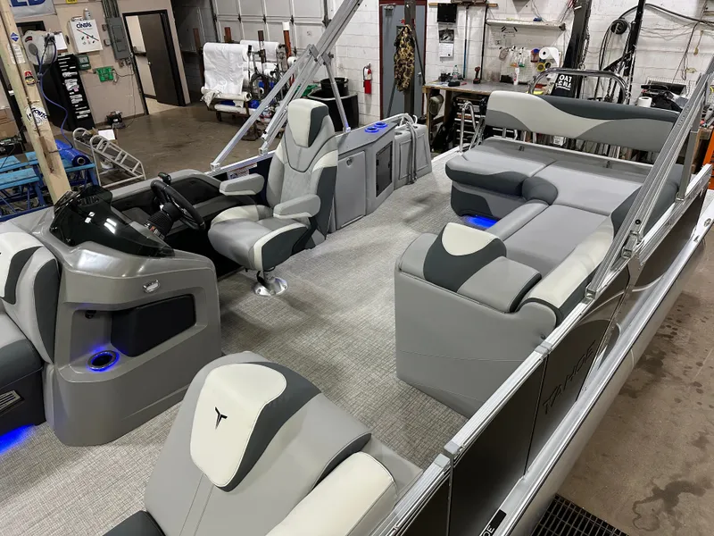 Slide: The Image of Tahoe LTZ 2385 (CRB) Cruise Rear Bench Tritoon & Honda 4-Stroke EFI 2025 - 4