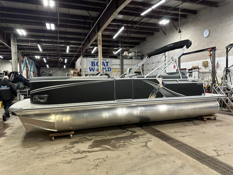 Slide: The Image of Tahoe LTZ 2385 (CRB) Cruise Rear Bench Tritoon & Honda 4-Stroke EFI 2025 - 44