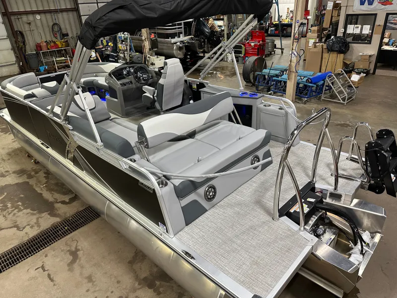 Slide: The Image of Tahoe LTZ 2385 (CRB) Cruise Rear Bench Tritoon & Honda 4-Stroke EFI 2025 - 48