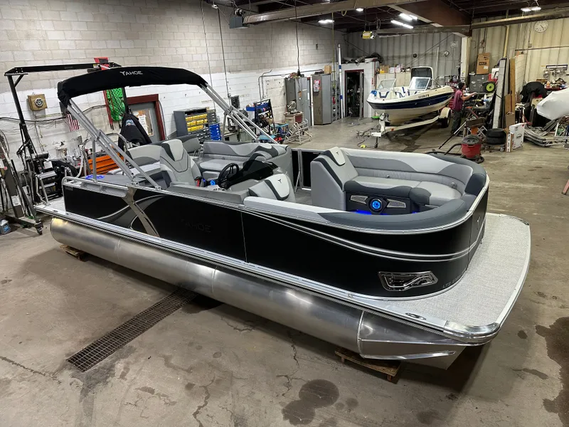 Slide: The Image of Tahoe LTZ 2385 (CRB) Cruise Rear Bench Tritoon & Honda 4-Stroke EFI 2025 - 57