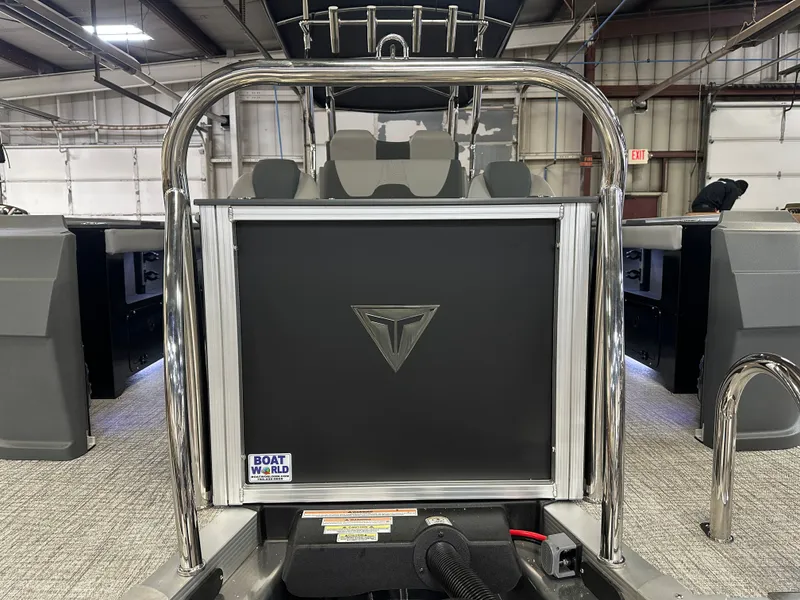 Slide: The Image of Tahoe Geofish CRF 2585 Tritoon & Honda 4-Stroke EFI 2025 - 61