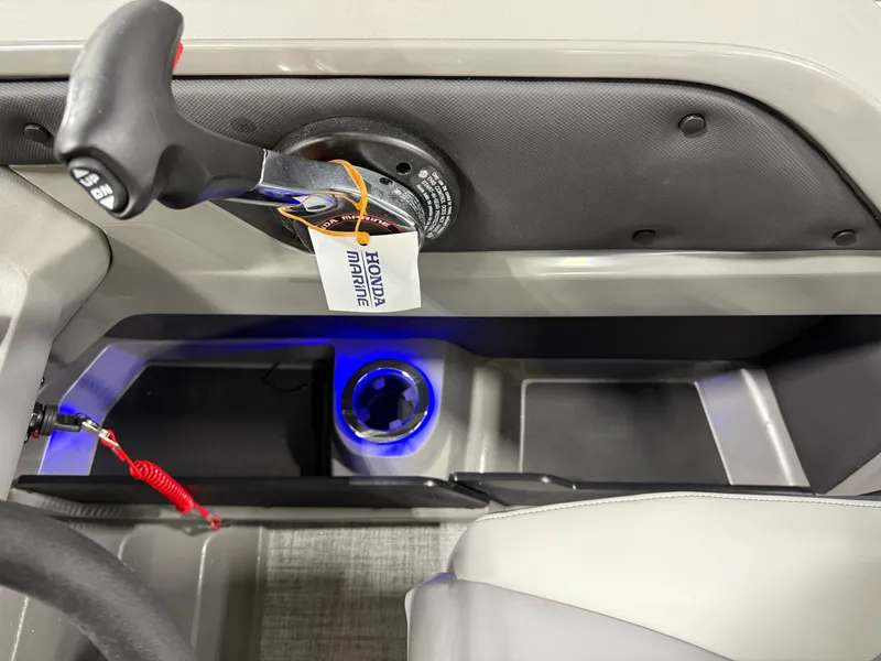 Slide: The Image of Tahoe LTZ 2385 Elite Cruise Tritoon & Honda 4-Stroke EFI 2025 - 17