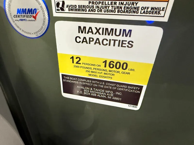 Slide: The Image of Tahoe LTZ 2385 Elite Cruise Tritoon & Honda 4-Stroke EFI 2025 - 18