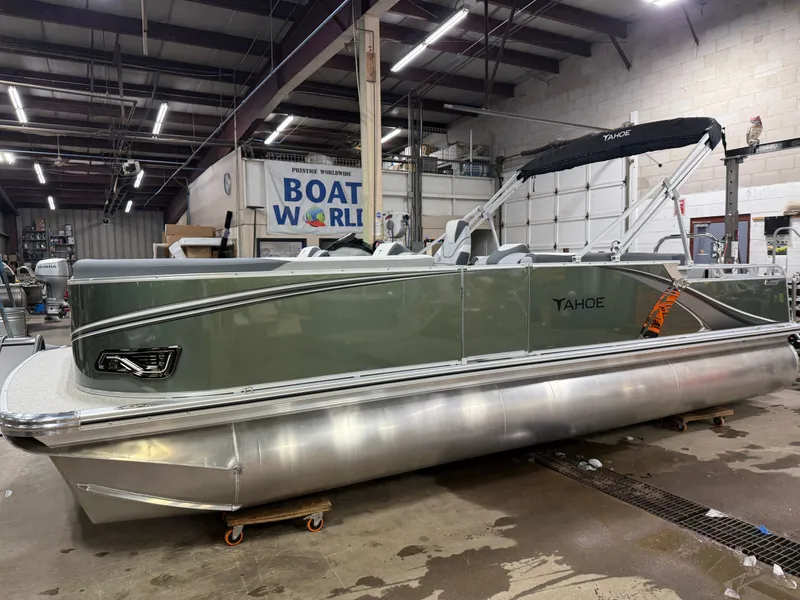 Slide: The Image of Tahoe LTZ 2385 Elite Cruise Tritoon & Honda 4-Stroke EFI 2025 - 36