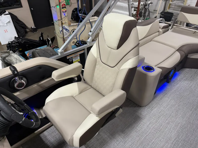 Slide: The Image of Tahoe LTZ 2385 Quad Lounge Shift SS Tritoon & Honda 4-Stroke EFI 2025 - 13