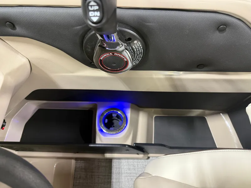 Slide: The Image of Tahoe LTZ 2385 Quad Lounge Shift SS Tritoon & Honda 4-Stroke EFI 2025 - 18