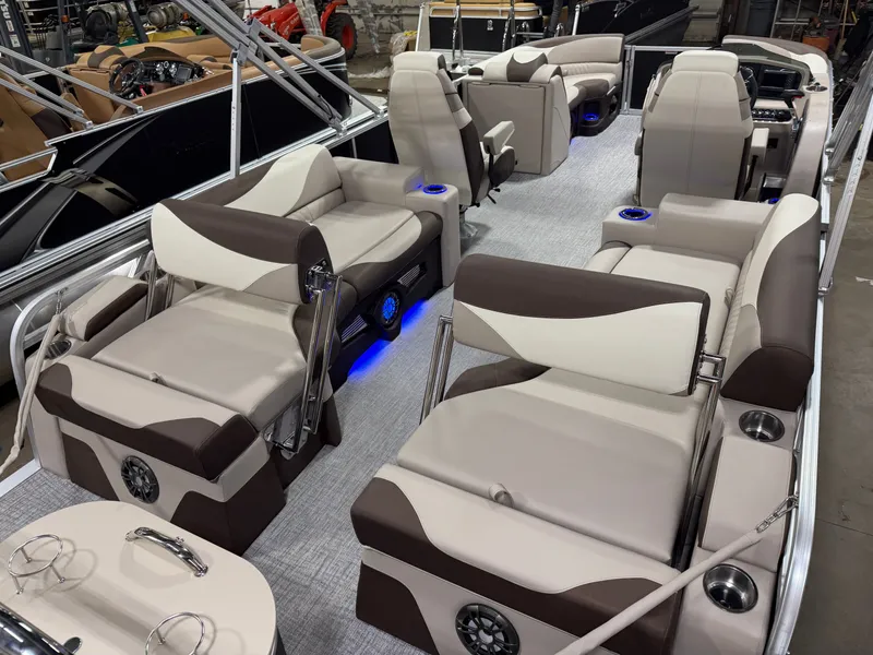 Slide: The Image of Tahoe LTZ 2385 Quad Lounge Shift SS Tritoon & Honda 4-Stroke EFI 2025 - 23