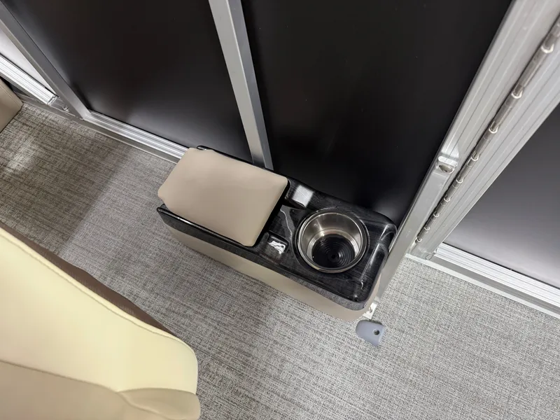 Slide: The Image of Tahoe LTZ 2385 Quad Lounge Shift SS Tritoon & Honda 4-Stroke EFI 2025 - 30