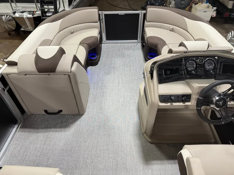 Slide: The Image of Tahoe LTZ 2385 Quad Lounge Shift SS Tritoon & Honda 4-Stroke EFI 2025 - 31