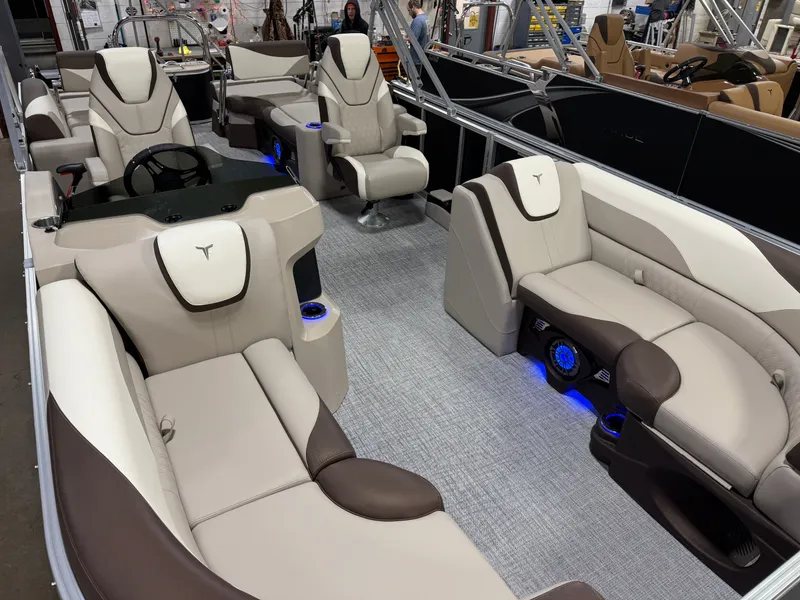 Slide: The Image of Tahoe LTZ 2385 Quad Lounge Shift SS Tritoon & Honda 4-Stroke EFI 2025 - 35