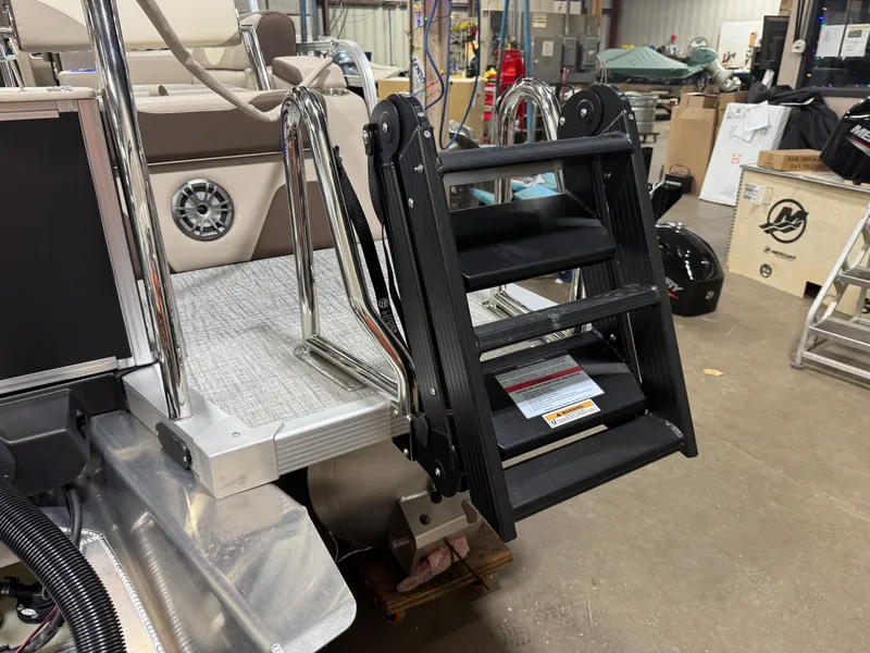 Slide: The Image of Tahoe LTZ 2385 Quad Lounge Shift SS Tritoon & Honda 4-Stroke EFI 2025 - 48