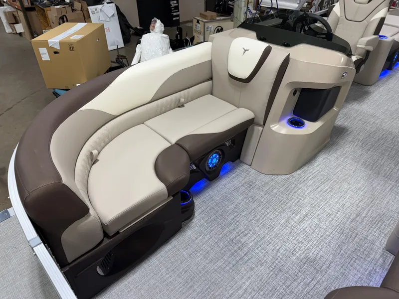 Slide: The Image of Tahoe LTZ 2385 Quad Lounge Shift SS Tritoon & Honda 4-Stroke EFI 2025 - 9