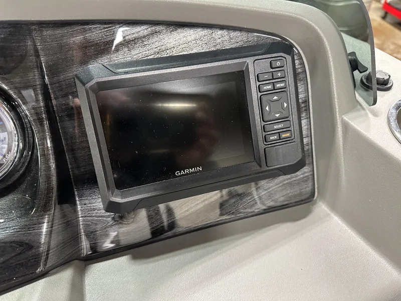 Slide: The Image of Tahoe LTZ 2385 Quad Lounge Tritoon & Honda 4-Stroke EFI 2025 - 17