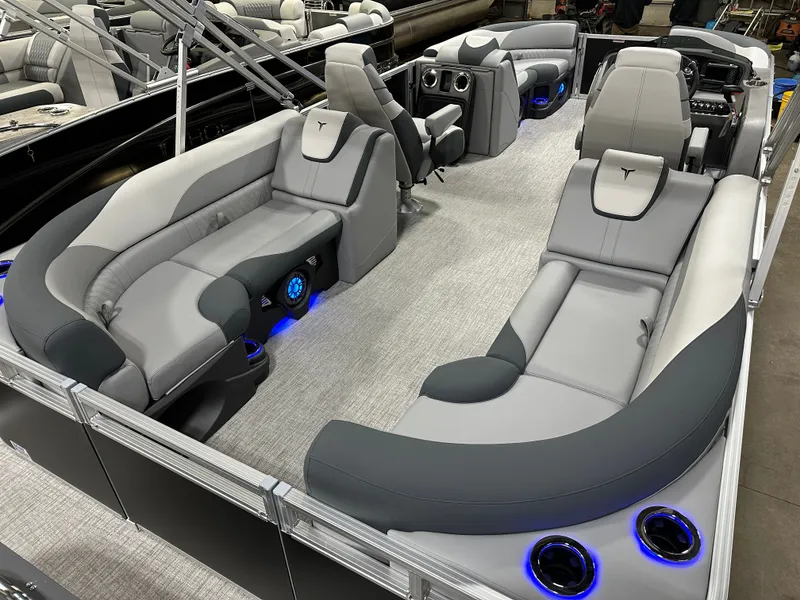 Slide: The Image of Tahoe LTZ 2385 Quad Lounge Tritoon & Honda 4-Stroke EFI 2025 - 23