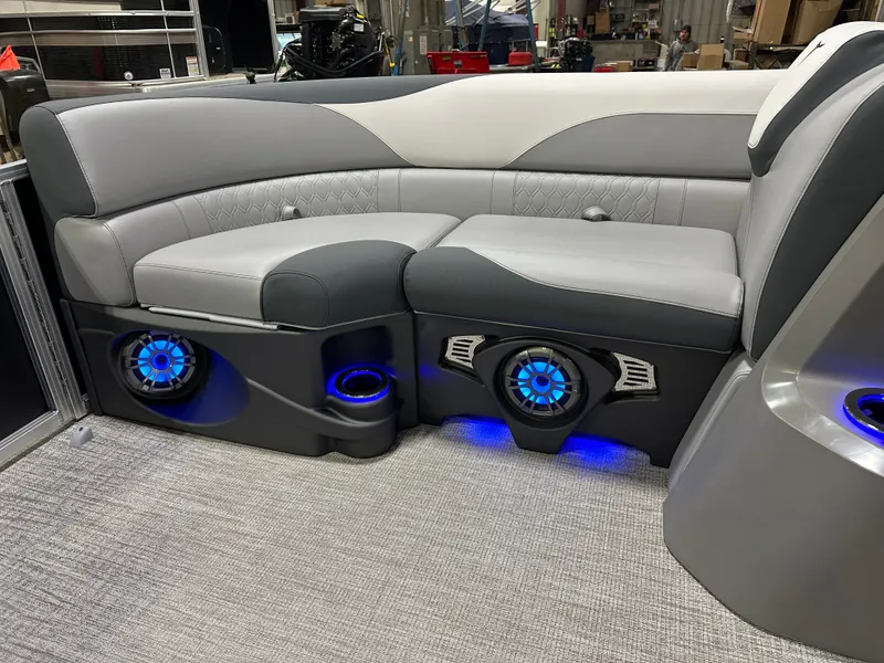 Slide: The Image of Tahoe LTZ 2385 Quad Lounge Tritoon & Honda 4-Stroke EFI 2025 - 30