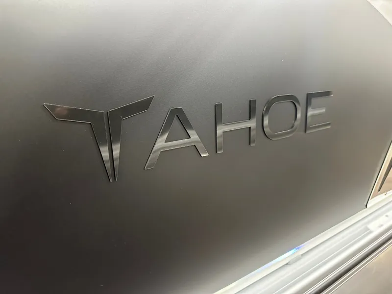 Slide: The Image of Tahoe LTZ 2385 Quad Lounge Tritoon & Honda 4-Stroke EFI 2025 - 40