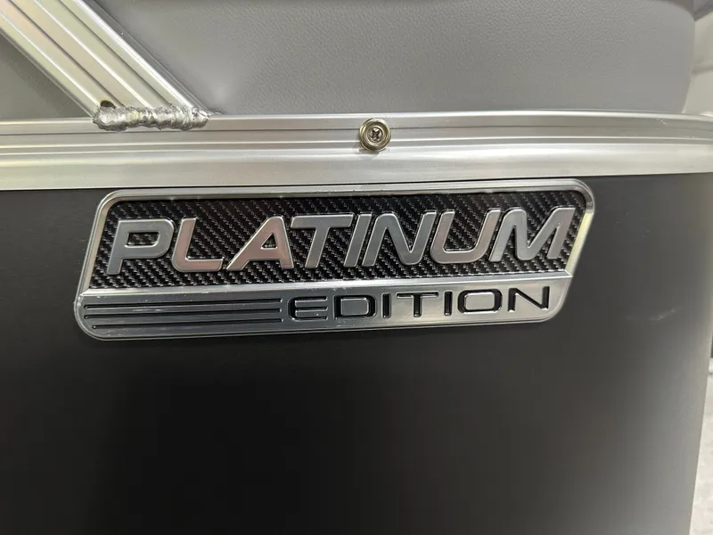 Slide: The Image of Tahoe LTZ 2385 Quad Lounge Tritoon & Honda 4-Stroke EFI 2025 - 41