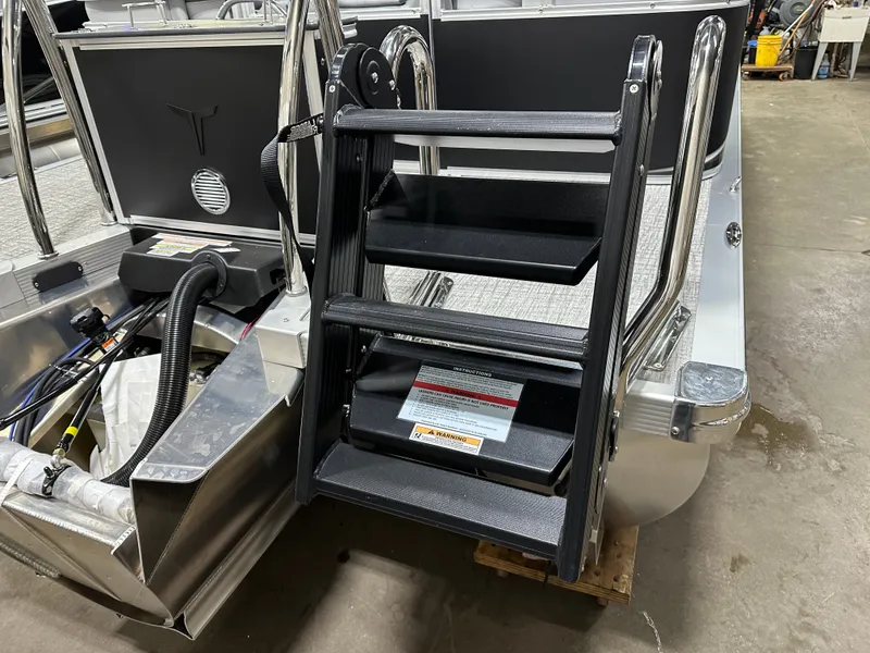 Slide: The Image of Tahoe LTZ 2385 Quad Lounge Tritoon & Honda 4-Stroke EFI 2025 - 46