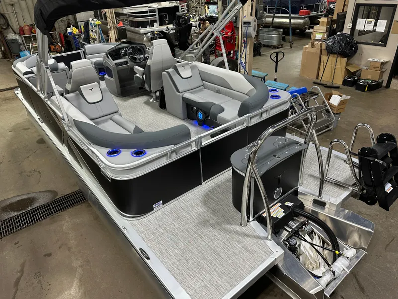 Slide: The Image of Tahoe LTZ 2385 Quad Lounge Tritoon & Honda 4-Stroke EFI 2025 - 48