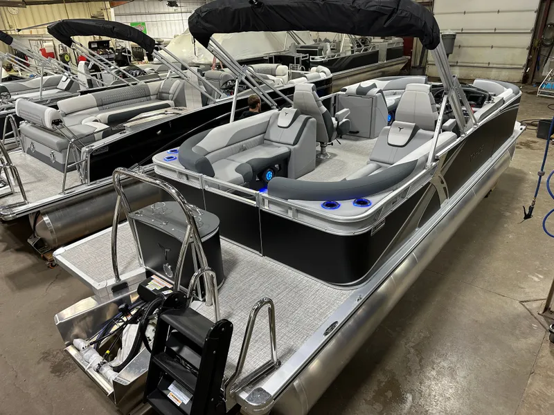 Slide: The Image of Tahoe LTZ 2385 Quad Lounge Tritoon & Honda 4-Stroke EFI 2025 - 49