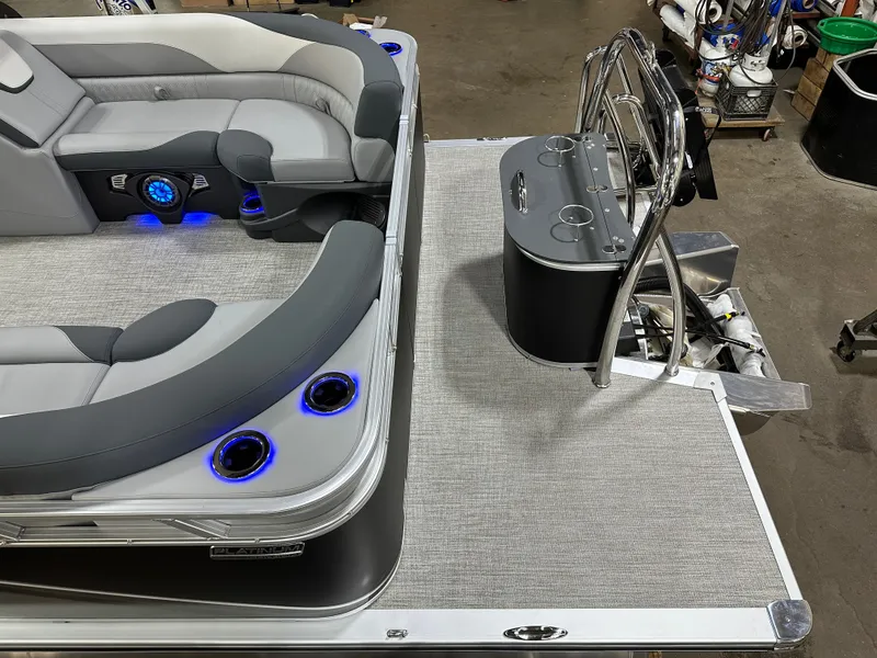 Slide: The Image of Tahoe LTZ 2385 Quad Lounge Tritoon & Honda 4-Stroke EFI 2025 - 6