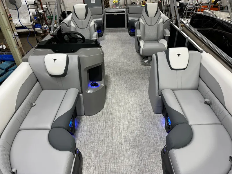 Slide: The Image of Tahoe LTZ 2385 Quad Lounge Tritoon & Honda 4-Stroke EFI 2025 - 8