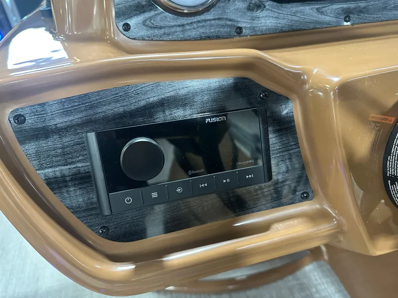 Slide: The Image of Tahoe LTZ 2385 Swingback (VRB) Windshield Tritoon & Honda 4-Stroke EFI 2025 - 16