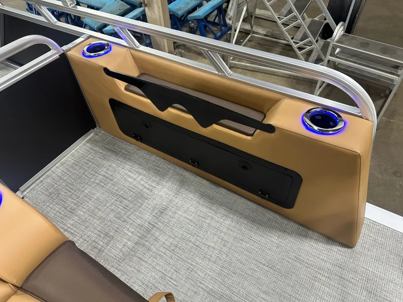 Slide: The Image of Tahoe LTZ 2385 Swingback (VRB) Windshield Tritoon & Honda 4-Stroke EFI 2025 - 22