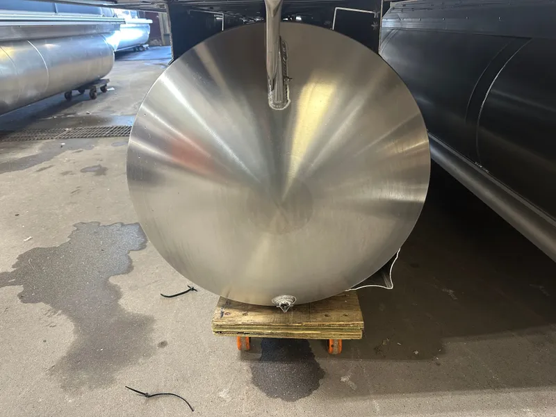 Slide: The Image of Tahoe LTZ 2385 Swingback (VRB) Windshield Tritoon & Honda 4-Stroke EFI 2025 - 43