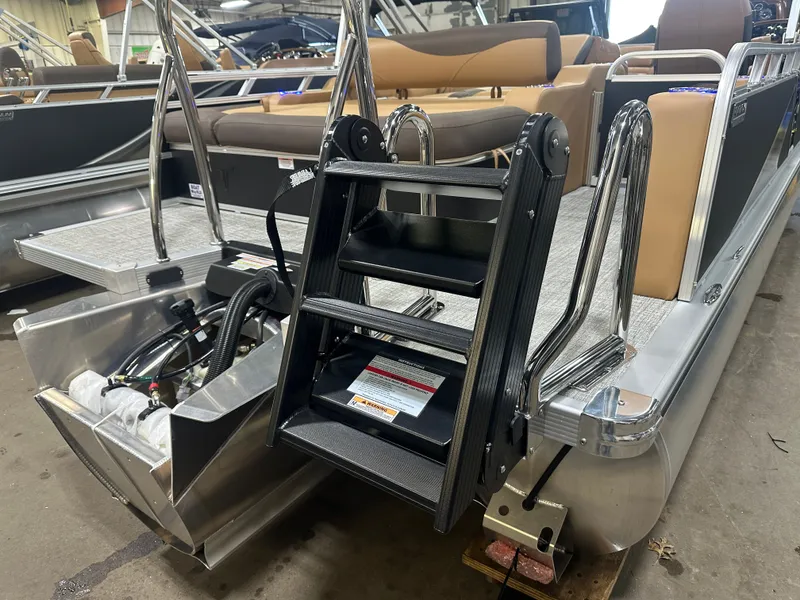 Slide: The Image of Tahoe LTZ 2385 Swingback (VRB) Windshield Tritoon & Honda 4-Stroke EFI 2025 - 47