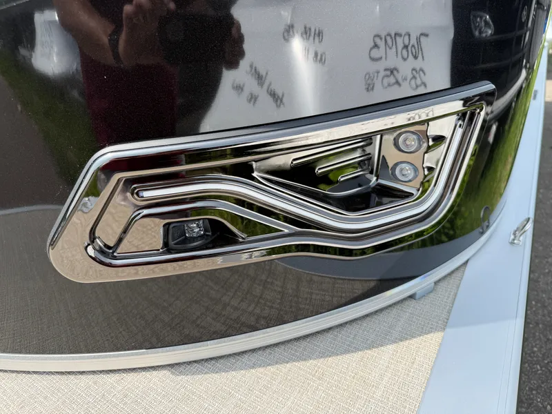 Slide: The Image of Tahoe LTZ 2385 Swingback (VRB) Tritoon & Honda 4-Stroke EFI 2025 - 36