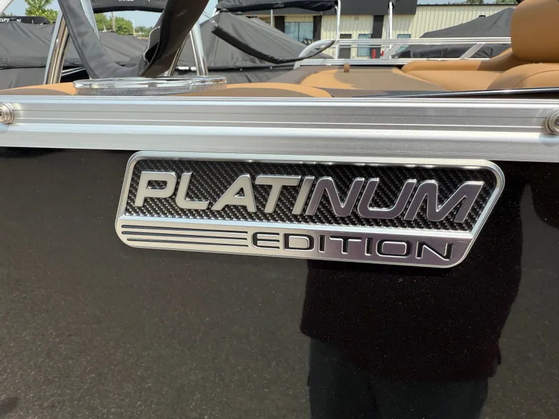 Slide: The Image of Tahoe LTZ 2385 Swingback (VRB) Tritoon & Honda 4-Stroke EFI 2025 - 42