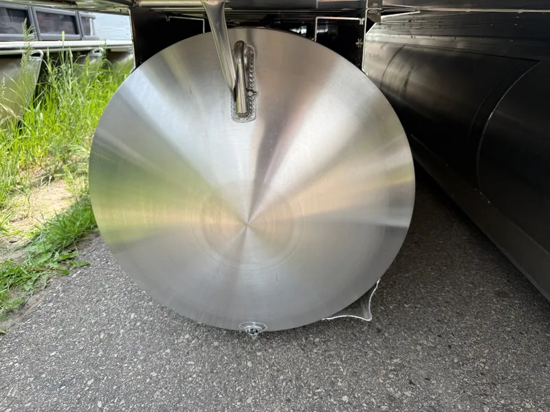 Slide: The Image of Tahoe LTZ 2385 Swingback (VRB) Tritoon & Honda 4-Stroke EFI 2025 - 46