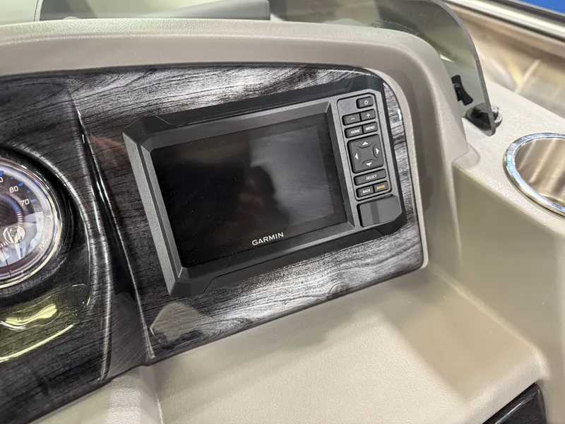 Slide: The Image of Tahoe LTZ 2385 Swingback (VRL) Tritoon & Honda 4-Stroke EFI 2025 - 14